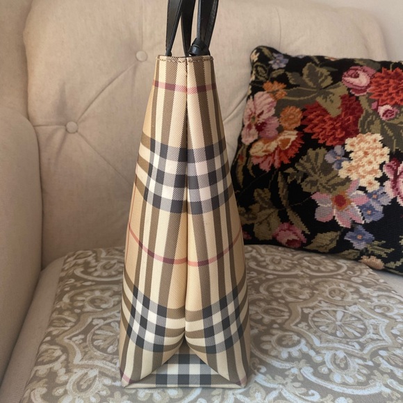 Authentic Burberry Beige House Check/Nova PVC Canvas and Leather Tote Bag - Picture 4 of 16